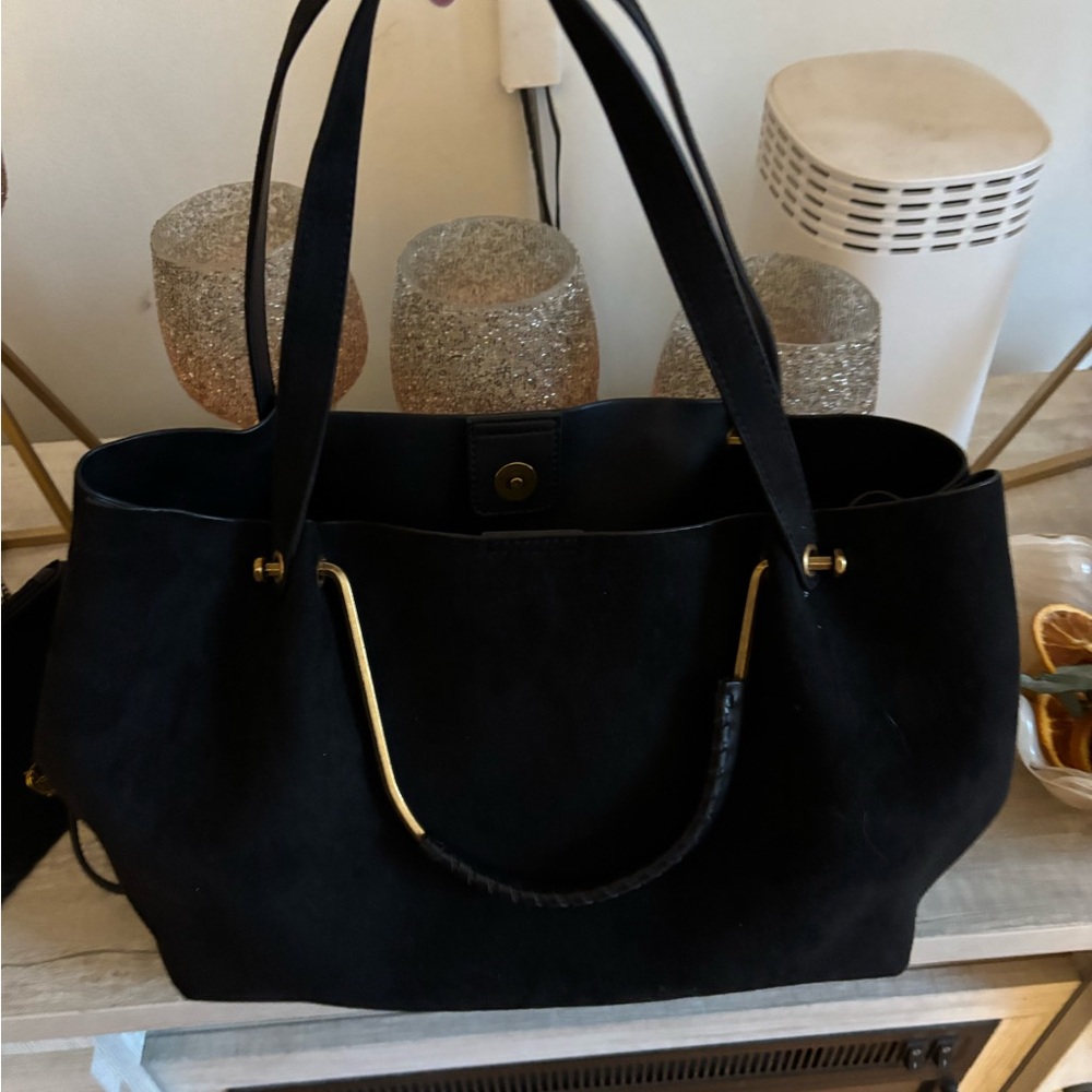 Black Suede Handbag and Pouch Set house of Harlow - Picture 2 of 3